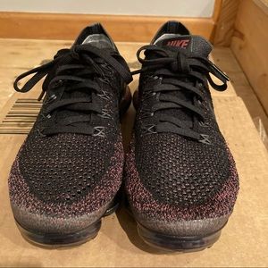 nike pink black vapormax sneakers